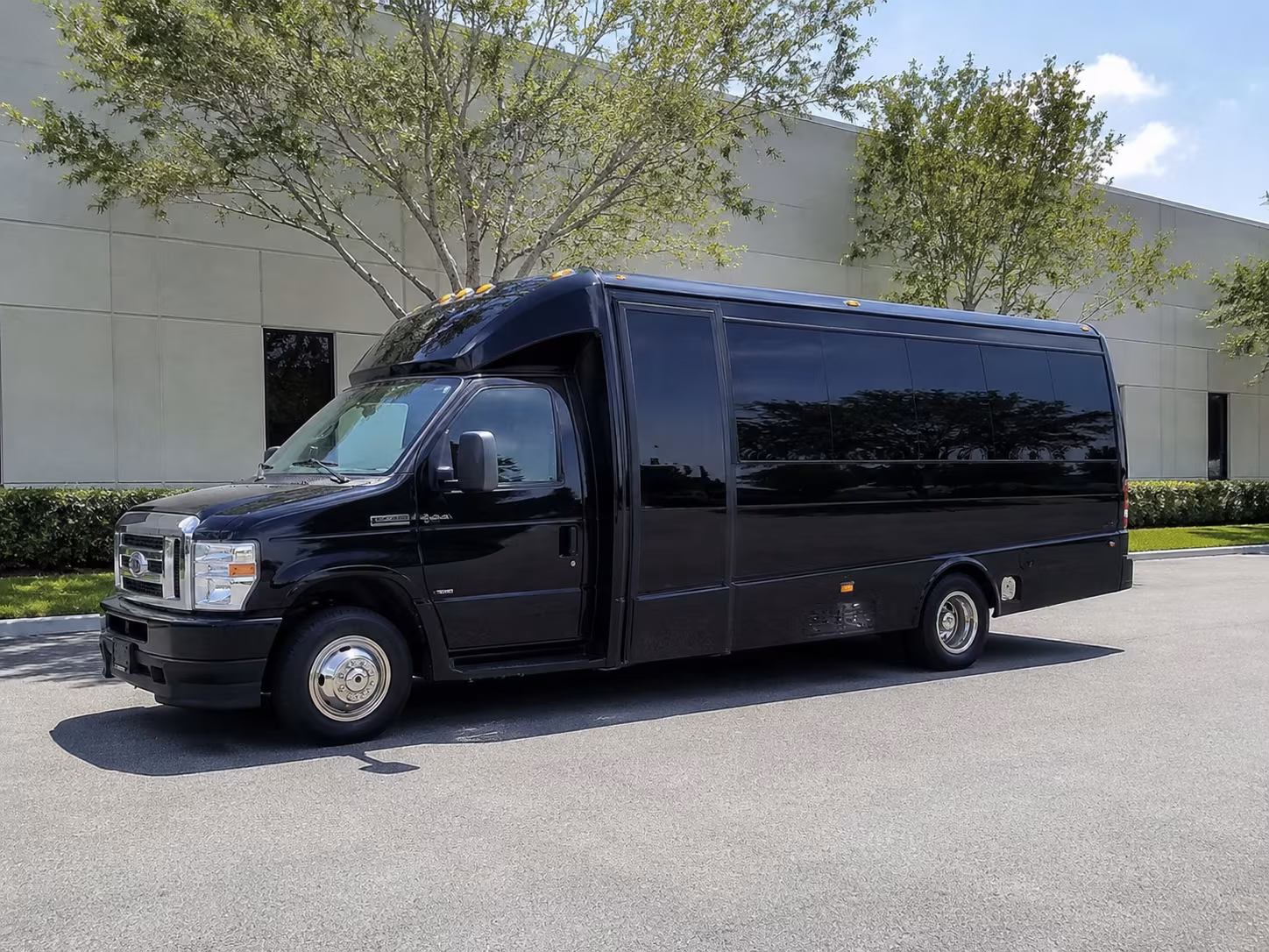 minibuses for akron area performing arts and athletics field trips