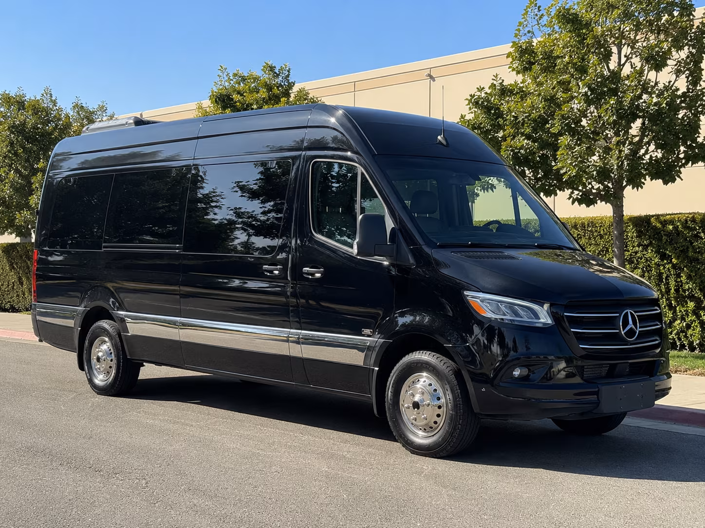 secure transportation for your next airport transfer 3