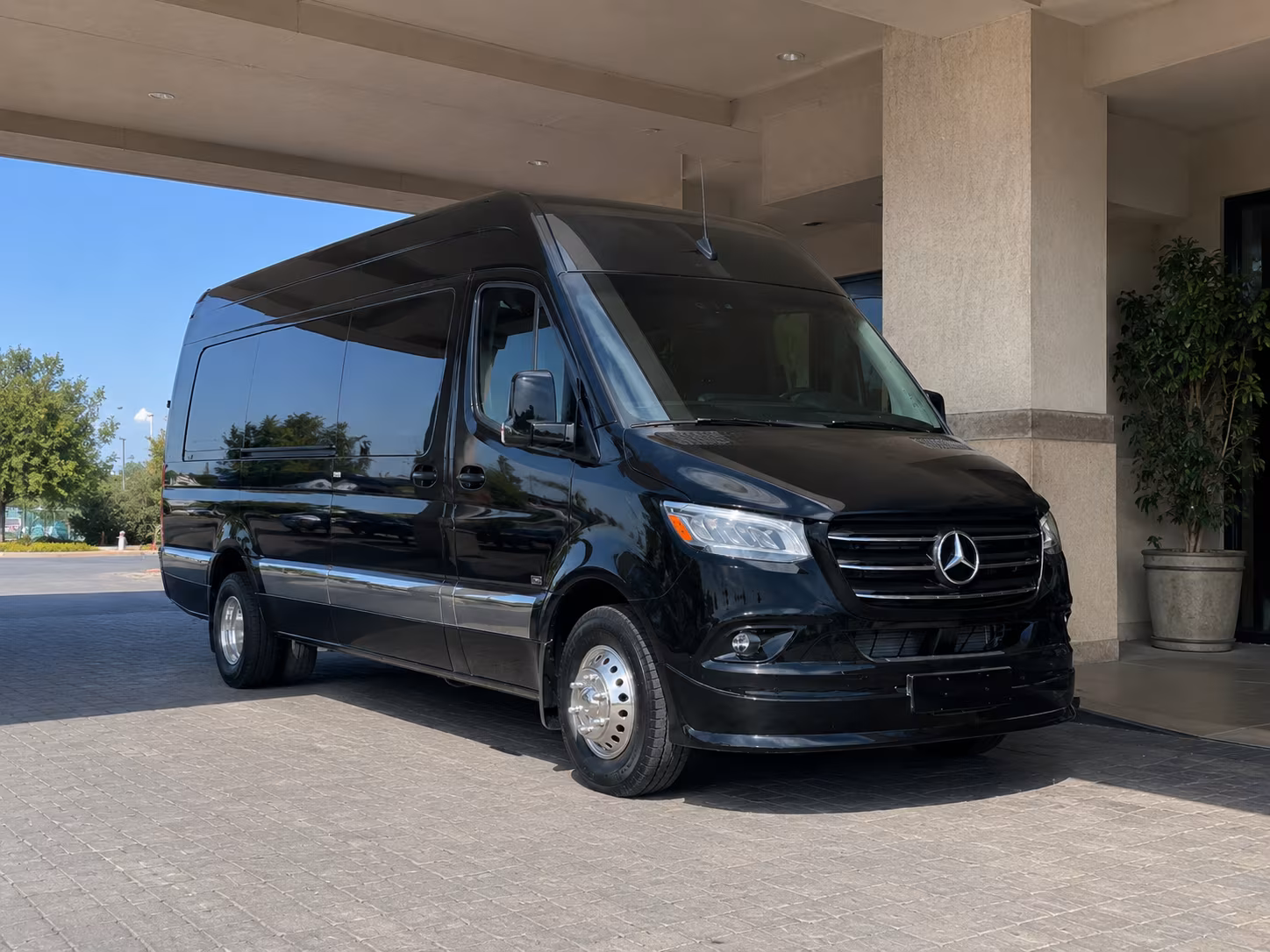 sprinter vans and minibuses for executive and small group corporate travel in akron